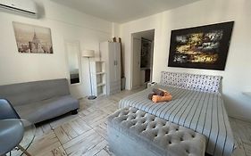 Center Apartment Studio